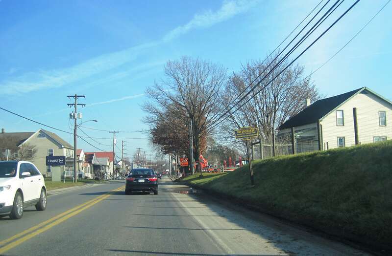 Photo of eastbound Pennsylvania Route 340 (Old Philadelphia Pike) in the Leacock Township, Pennsylvania village of Intercourse. Photo taken looking east between Clearview Road and PA 772.