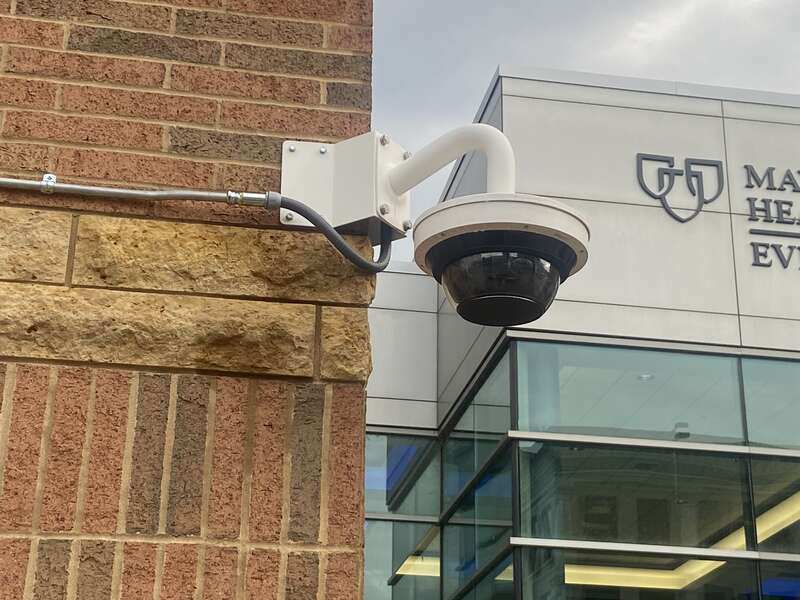Pan–tilt–zoom security camera
Mayo Clinic Health System Event Center

Mankato, Minnesota, USA