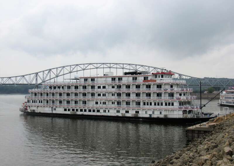 The Queen of the Mississippi (ship, 2015) docked in Dubuque, Iowa. The Julien Dubuque Bridge is in the background.
