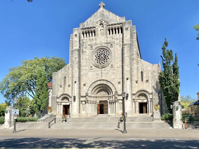 Built between 1919 and 1925 in the Romanesque Revival style, this church, originally known as St. Luke’s Catholic Church, was designed by John Theodore Comès and William Perry of the firm Comès, Perry and McMullen, as well as the Walter Butler Co.