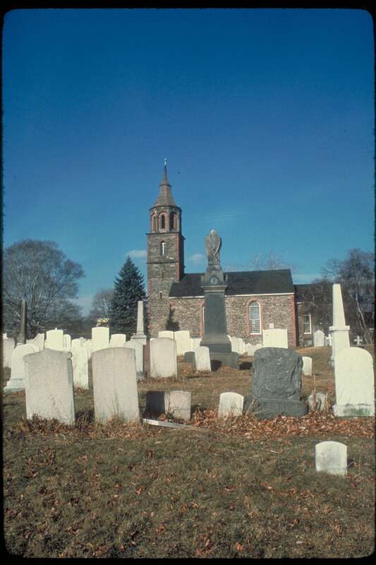 View of the Church and cemetery
This 18th-century church is one of New York's oldest parishes (1665-1980). It was used as a hospital following the important Revolutionary War Battle at Pell's Point in 1776, and was the scene of various military
