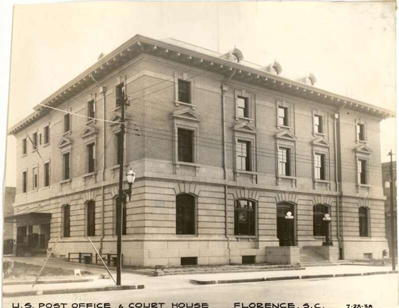 The U.S. Post Office in Florence, South Carolina in 1938. It served as the Federal Courthouse from 1906 until 1975.