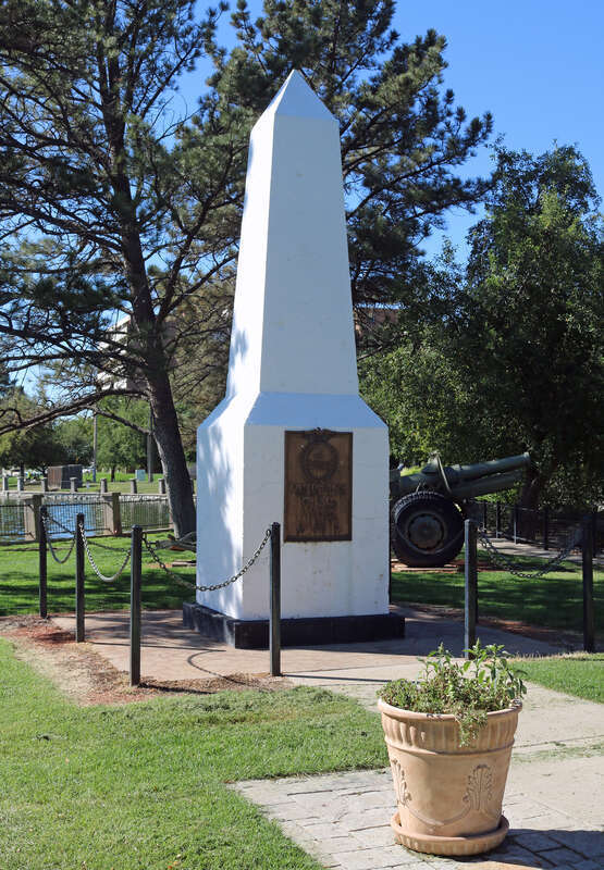 One of the memorials in Mineral Palace Park in Pueblo, Colorado. The plaque on the front reads, &quot;IN MEMORIAM / VETERANS / OF ALL / WARS / U.S.&quot;