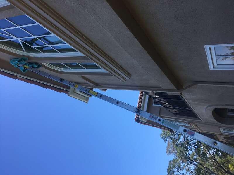 Windows cleaning outside of a house or building in Santa Cruz