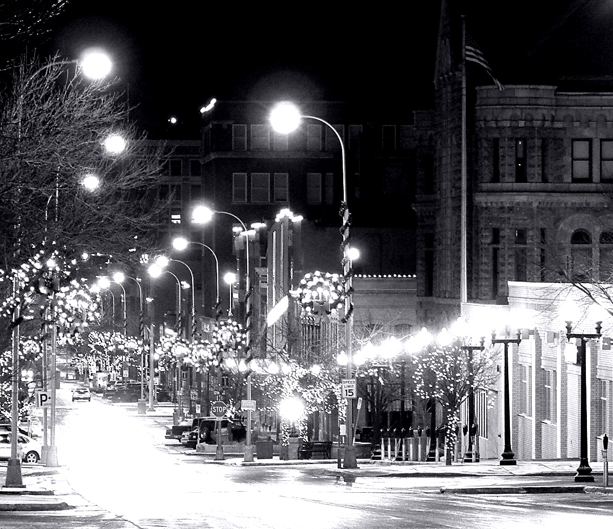 Another look at downtown Sioux Falls on South Phillips Avenue looking north.