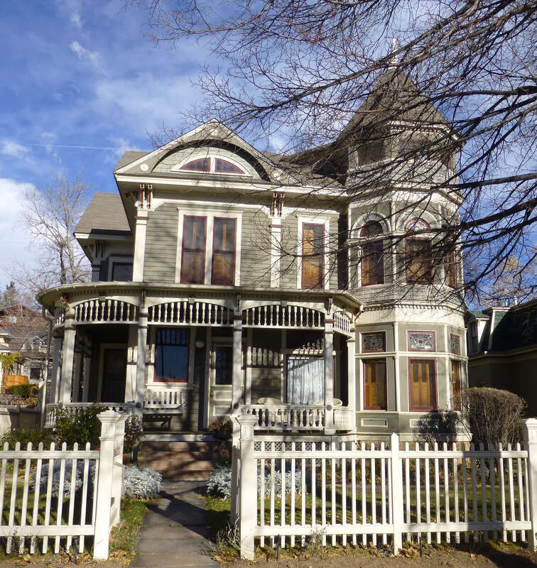 1619 Pine Street, Boulder, Colorado was used for the external shots of Mindy's house on Mork &amp;amp; Mindy