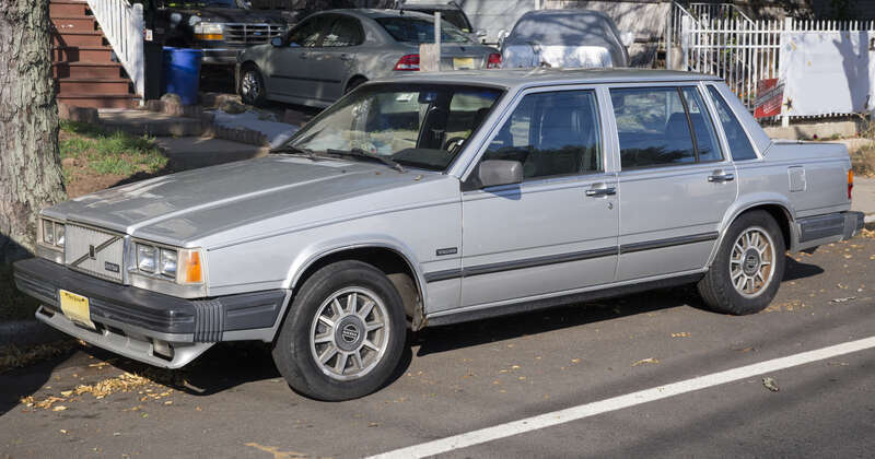 US-spec 1983 Volvo 760 GLE Turbo Diesel, early model still in running condition but in need of some cosmetic work at least.