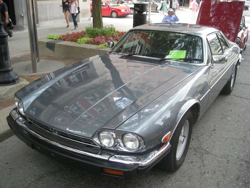 A 1989 Jaguar XJ-S at the 2014 Rolling Sculpture Car Show in Ann Arbor, Michigan (United States).