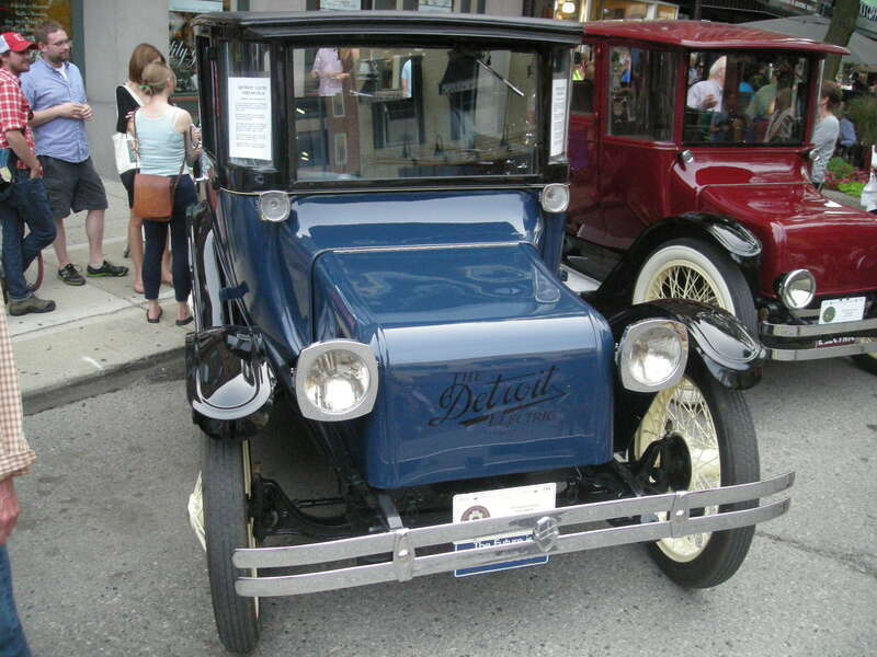 A 1925 Detroit Electric Model 95 at the 2014 Rolling Sculpture Car Show in Ann Arbor, Michigan (United States).