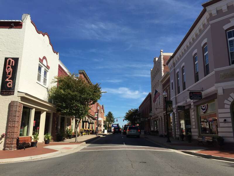 View north along Virginia State Route 28 (Center Street) at Battle Street in Manassas, Virginia