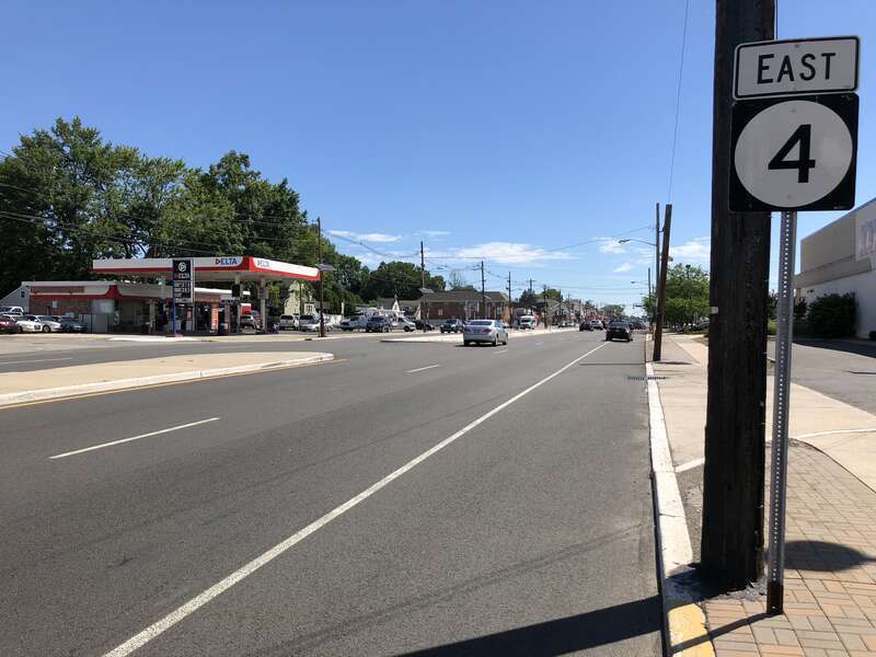 View east along New Jersey State Route 4 (Broadway) between Sterling Street and Parkview Avenue in Elmwood Park, Bergen County, New Jersey