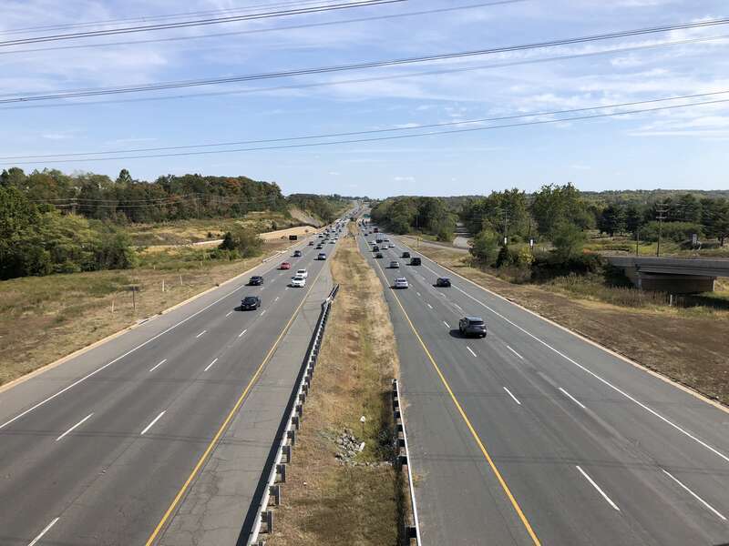 View east along Virginia State Route 7 (Harry Byrd Highway) from the overpass for Crosstrail Boulevard/River Creek Parkway in Leesburg, Loudoun County, Virginia