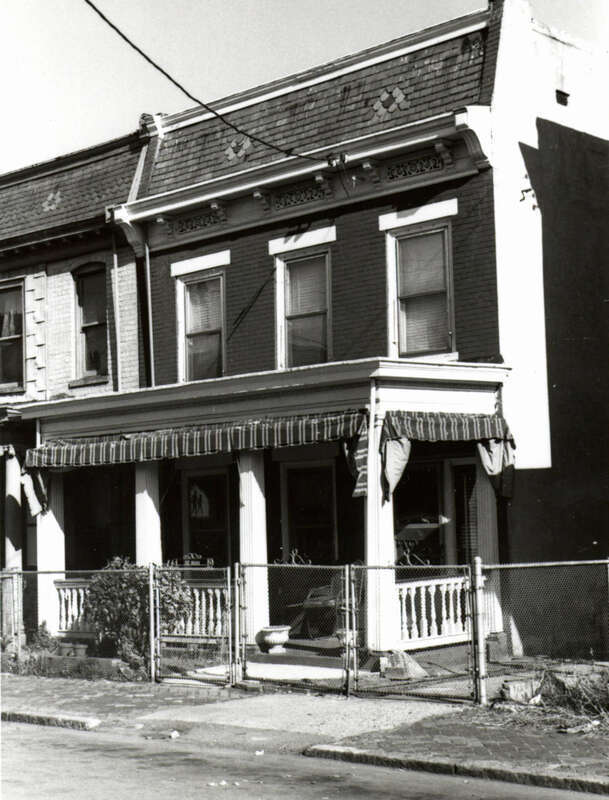Address/Title: 515 St. James Street
Photographer: Zehmer, John G. (John Granderson), 1942-
Original Description (from Book): This is a small Italianate house with its original cornice intact. Its porch was altered in the 1920's but this was