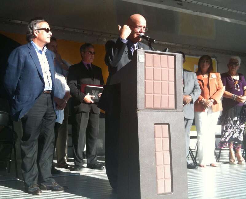 Radio broadcaster and Spanish Broadcasting System co-founder Raúl Alarcón, Jr. (left, in blue jacket) in Union City, New Jersey, where he accepted honors for his father, Pablo Raúl Alarcón, Jr., on June 2, 2011 with a star at the Celia Cruz Plaza