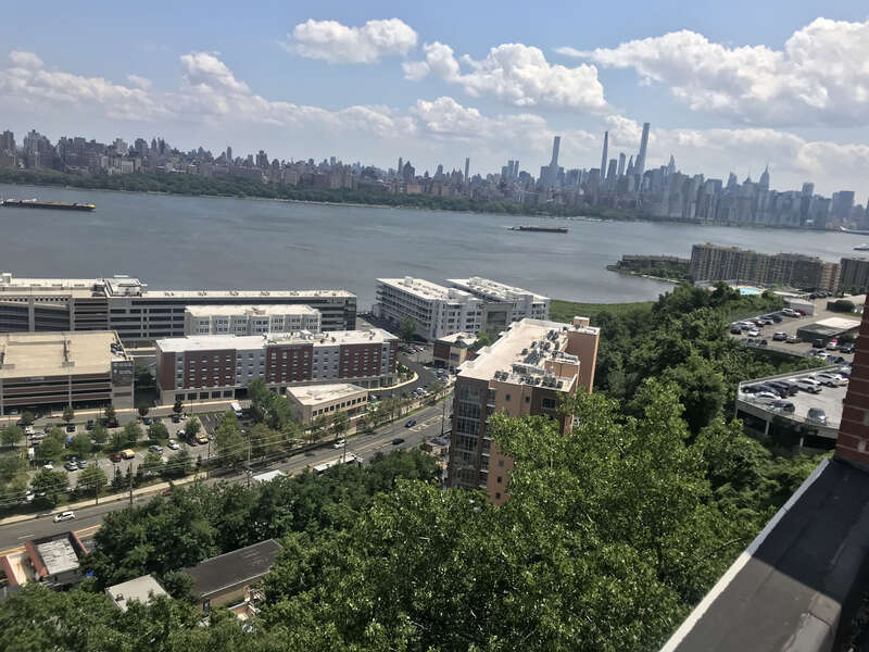 Panoramic shot of Edgewater, New Jersey, taken from the tenth floor rooftop deck of Hudson View Rehab and Care in North Bergen on July 30, 2021. 


This photo was created by Luigi Novi. It is not in the public domain, and use of this file outside of