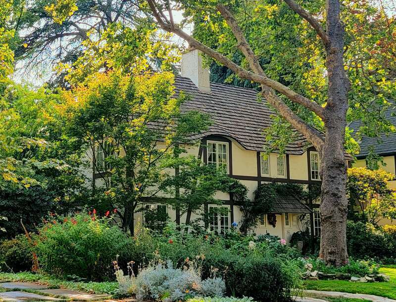 Anne Hathaway Cottage