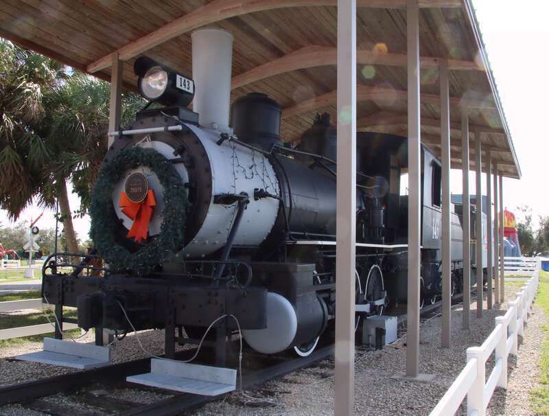 The Baldwin Locomotive Works of Philadelphia, PA, built 
0-6-0 Class E-4 #143 in 1905 for the Atlantic Coast Line Railroad. Weighing 108,365 lbs, the engine has 51” drivers and 19” x 24” cylinders. Operating at a boiler pressure of 180 psi, it