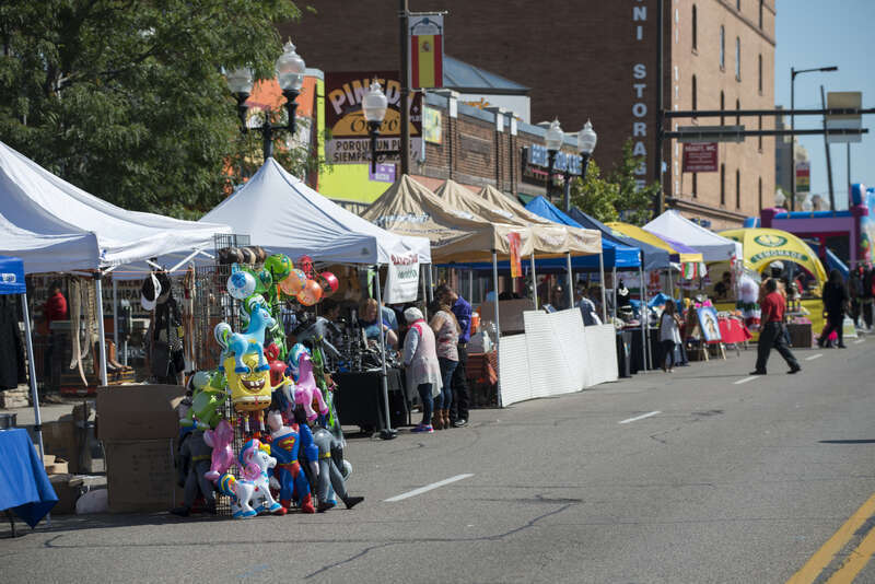 Minneapolis, Minnesota
September 18, 2016
Lake Street was closed from Portland Avenue to 2nd Avenue for Mexican Independence Day celebrations. On September 16, 1810, Miguel Hidalgo y Costilla gave a speech urging people to to revolt against Spanish