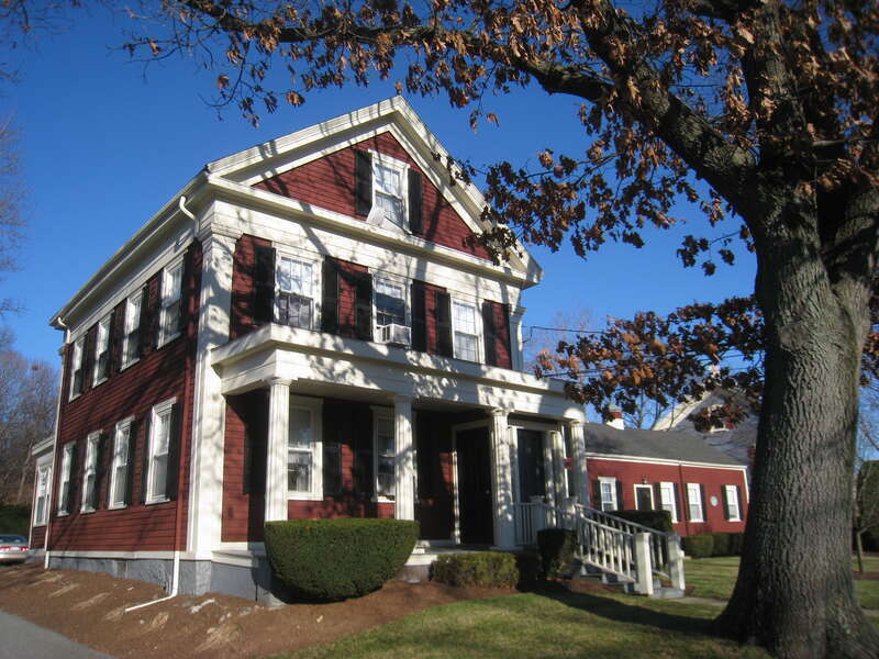 Ella Mahalla Cutter Sterling House, 93 Summer Street, Arlington, Massachusetts, USA. Building listed on the National Register of Historic Places.