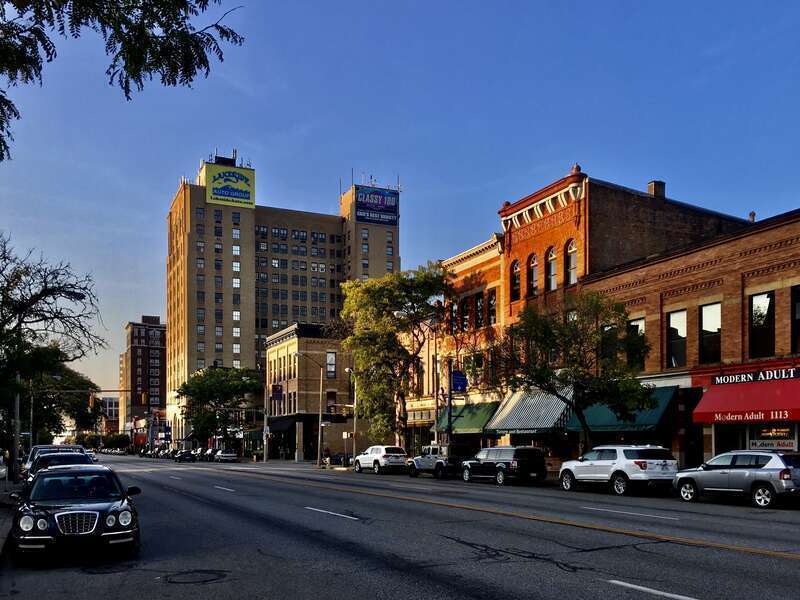 Looking northward down State Street from between 11th and 12th Streets in downtown Erie, Pennsylvania. The Erie Trust Company Building (aka Renaissance Centre) rises in the distance just left of center.