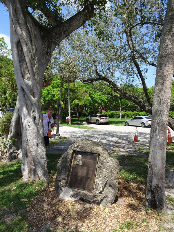 Gordon John Gilbert memorial, 1801 North Ocean Boulevard, Boca Raton FL, 33432 United States
&quot;Gordon John Gilbert January 27, 1931 Gordon Gilbert and his young family first came to Boca Raton from his native Ohio in 1965. As a high school science