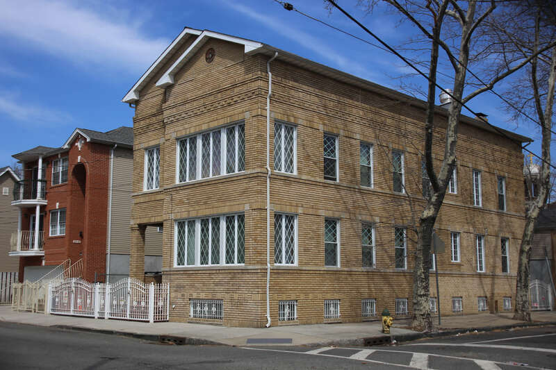 Home with Stained Glass in Newark