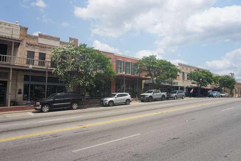 U.S. Route 190 in Huntsville, Texas (United States).