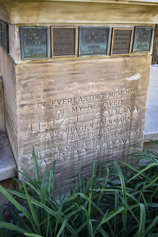 inscription and commemoration plaques on memorial to Leitzel Codona at family grave