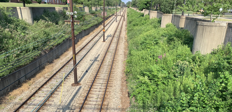 Lee-Van Aken station overpass