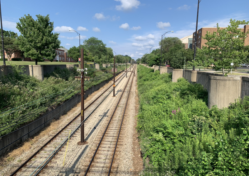 Lee-Van Aken station overpass