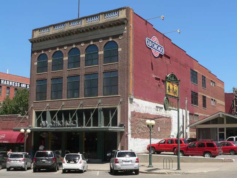Haymarket District in Lincoln, Nebraska: Lincoln Fixture building, located at 826 P Street; seen from the southeast.  According to a plaque on the building, it was designed by architects Fiske &amp;amp; Meginnis, and built in 1922.