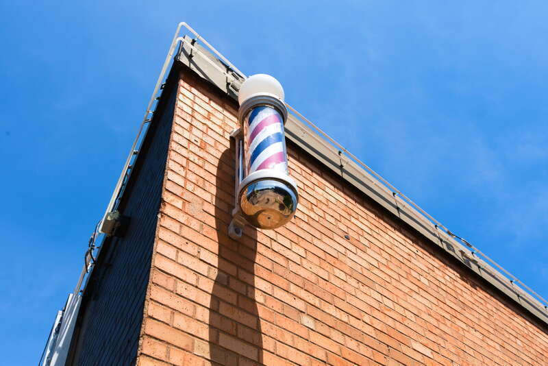 The neighborhood of Lowry Hill East is in the Calhoun-Isles community.
Minneapolis is split into 11 communities which are split into 86+ neighborhoods. My goal in 2022 is to take photos in all neighborhoods in Mpls in roughly alphabetical