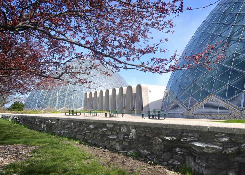 Mitchell Park, Milwaukee, WI 53204, USA