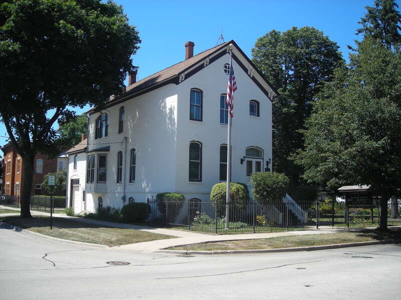 Muller House.  Arlington Heights, IL.  National Register of Historic Places 79000819