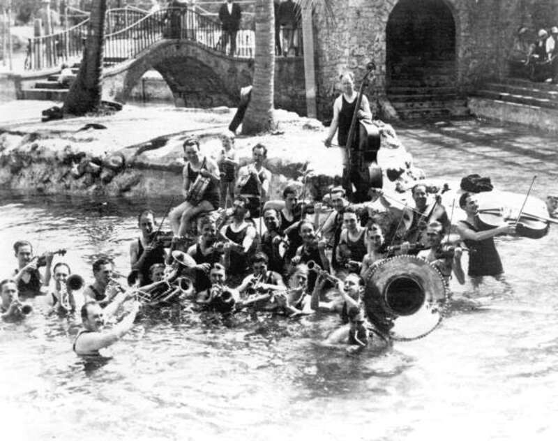 Persistent URL: http://www.floridamemory.com/items/show/38194
Local call number: RC16891
Title: Paul Whiteman and band at the Venetian Pool opening ceremony: Coral Gables, Florida
Date: 1925
Photographer: