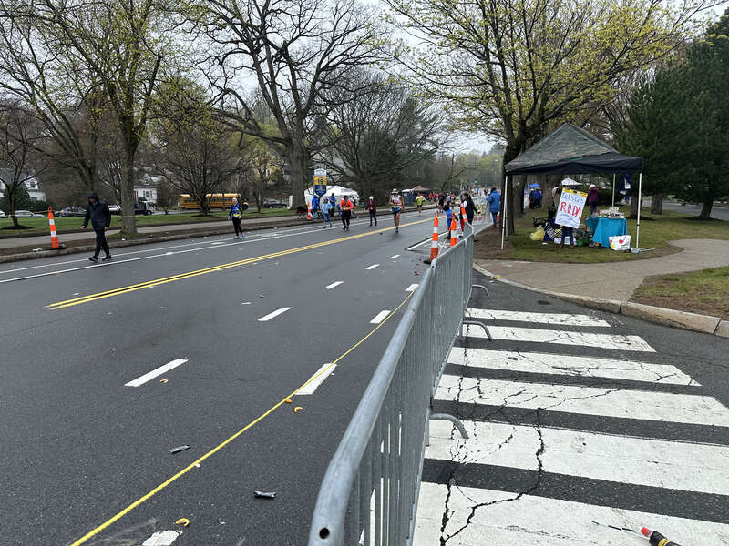 Runners at Mile 19 at 3:20 pm Boston Marathon 2023