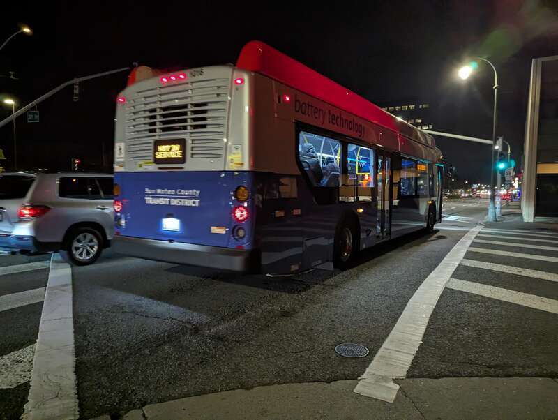Training bus shadowing ECR southbound in San Mateo