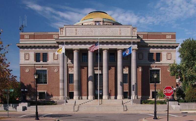Stearns County Courthouse, 705 Courthouse Square, St Cloud, Minnesota, USA.  Viewed from the southeast.





This is an image of a place or building that is listed on the National Register of Historic Places in the United States of America. Its
