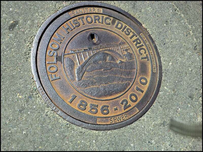 Sutter Street commemorative manhole cover