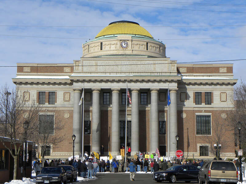 St. Cloud, Minnesota
February 23, 2013
About 300 people gathered in St. Cloud, Minnesota to support gun rights and call for no new gun control laws.

2013-02-23 This is licensed under a Creative Commons Attribution License.