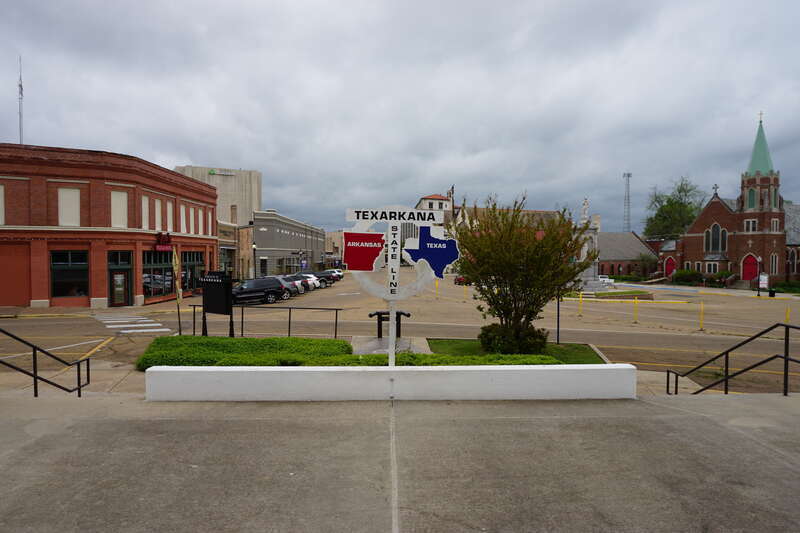 State Line Avenue in Texarkana, Arkansas, and Texarkana, Texas (United States).