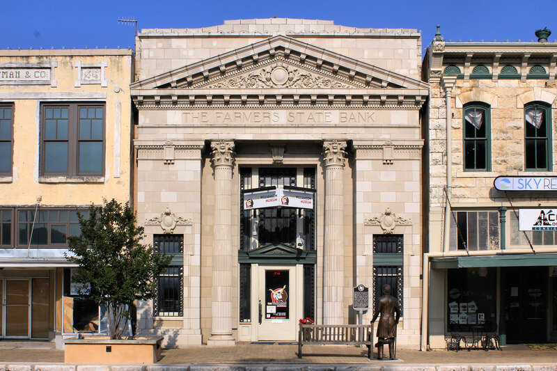 The Williamson Museum in Georgetown, Texas, United States is housed in the former Farmers State Bank Building. The Neoclassical style building was built in 1912 and designated a Recorded Texas Historic Landmark in 2006.