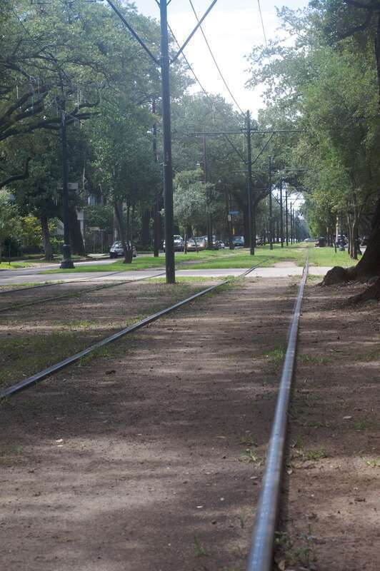 Today's run, while in the Big Easy, was down the path of the streetcar tracks on St Charles Avenue... but better get over to the other tracks, so you can see the oncoming train!