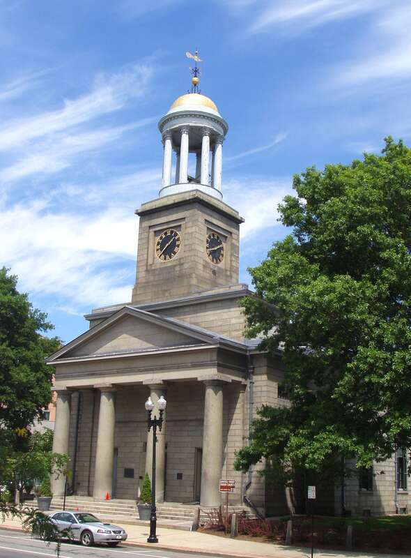 The United First Parish Church, Quincy, Massachusetts. Built 1828, architect Alexander Parris. The graves of Presidents John Adams and John Quincy Adams are in a crypt beneath the church. Photograph taken by me, August 2005.