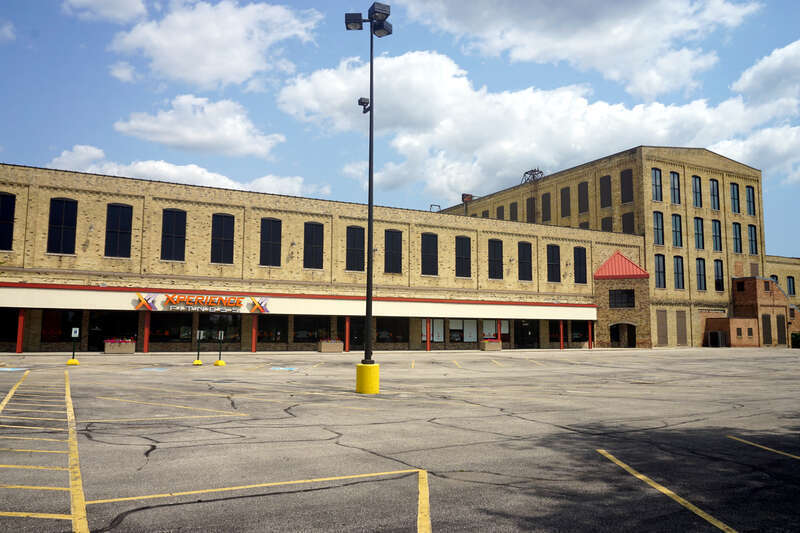 The West Allis Towne Center Shopping Center in West Allis, Wisconsin (United States).