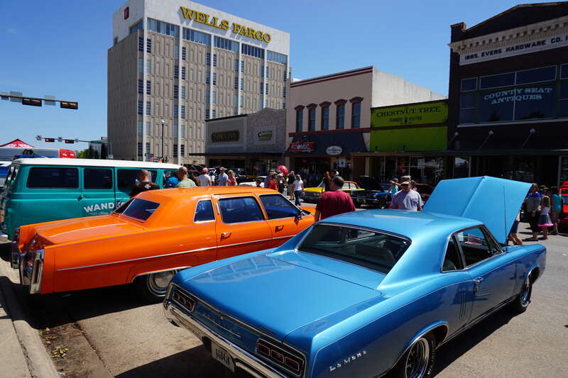 Hickory Street during the Arts, Antiques &amp;amp; Autos Extravaganza in Denton, Texas (United States).