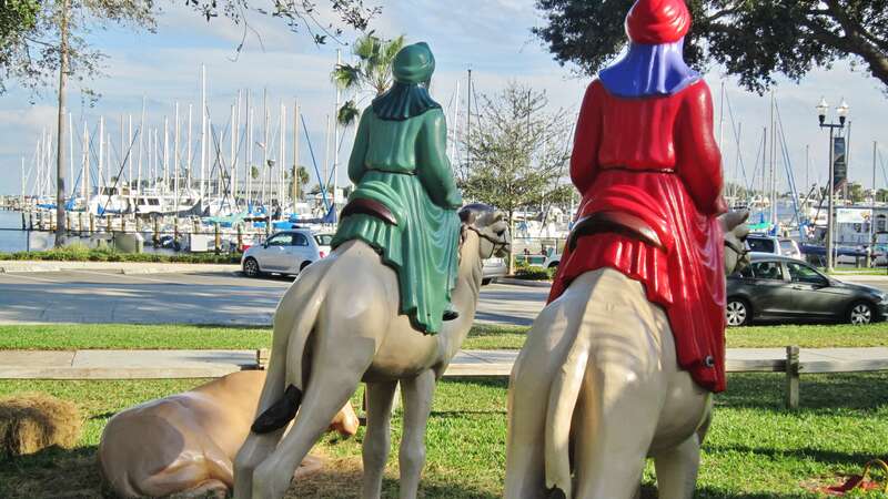 Et  Jésus, il crèche où? Are you sure the Crèche of the holy family is around here?