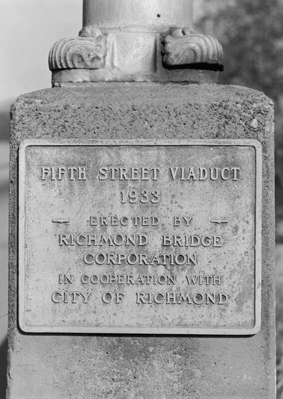 Title: 20. DETAIL, METAL BRIDGE PLATE, AT SOUTH END BLOCK OF EAST PARAPET, FROM SOUTH, RECORDING 1933 CONSTRUCTION OF FIFTH STREET VIADUCT BY RICHMOND BRIDGE CORPORATION IN COOPERATION WITH THE CITY OF RICHMOND - Fifth Street Viaduct, Spanning
