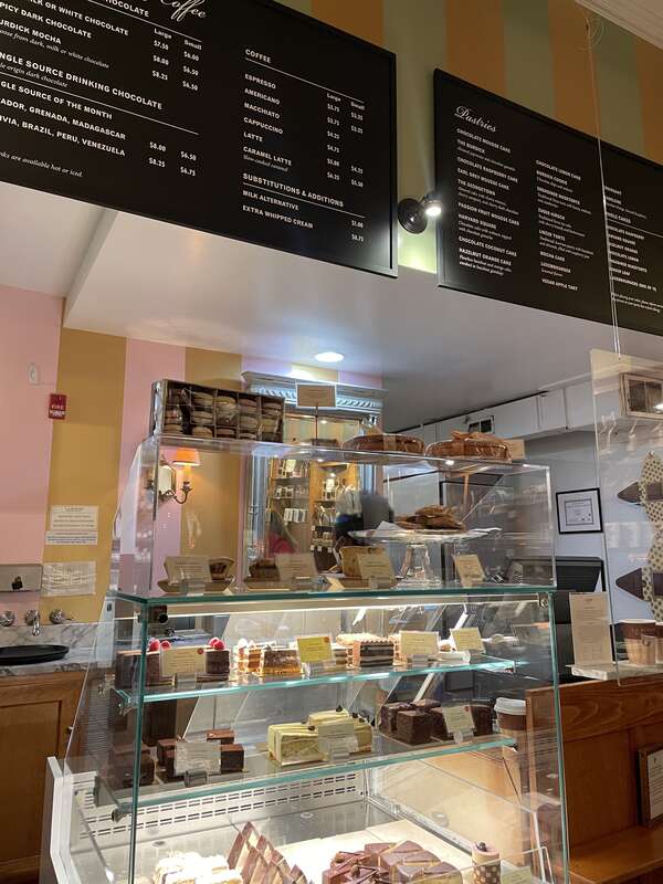 The front of the store shows all of the different pastries.
