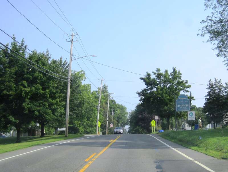 Photo of eastbound New York State Route 370 (Cold Springs Road / Second Street) entering the village of Liverpool, New York from the town of Salina. Photo taken looking southeast between Sun Harbor Drive and Outlook Street.